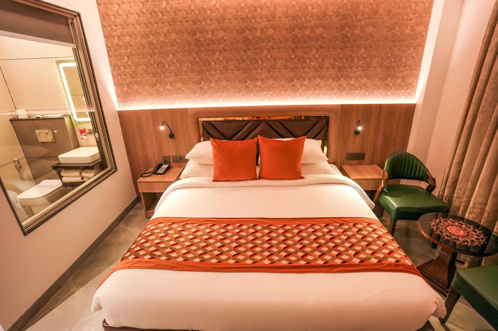Rj Hotel - Managed By Atithi House Greater Noida Esterno foto