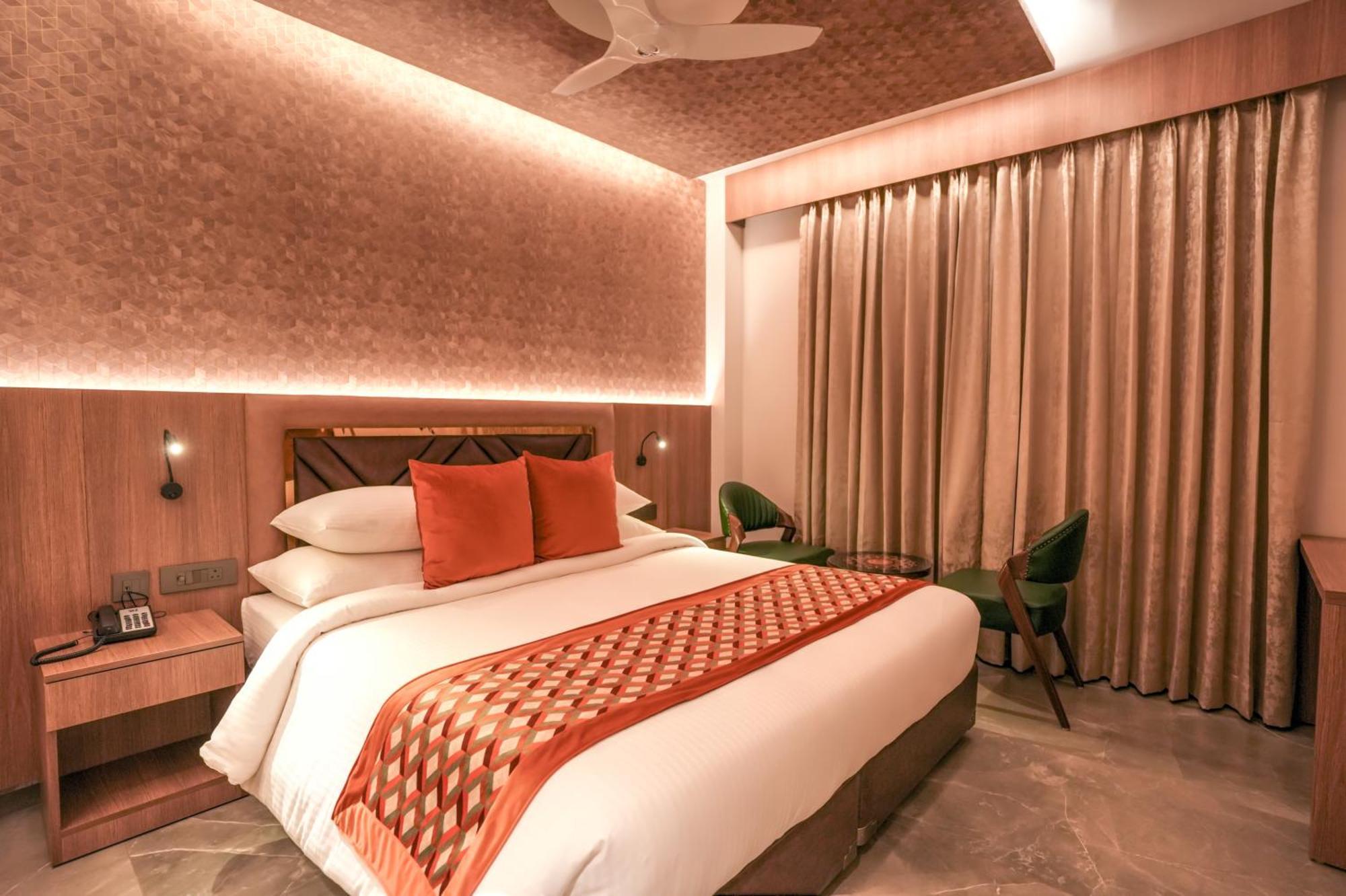 Rj Hotel - Managed By Atithi House Greater Noida Esterno foto