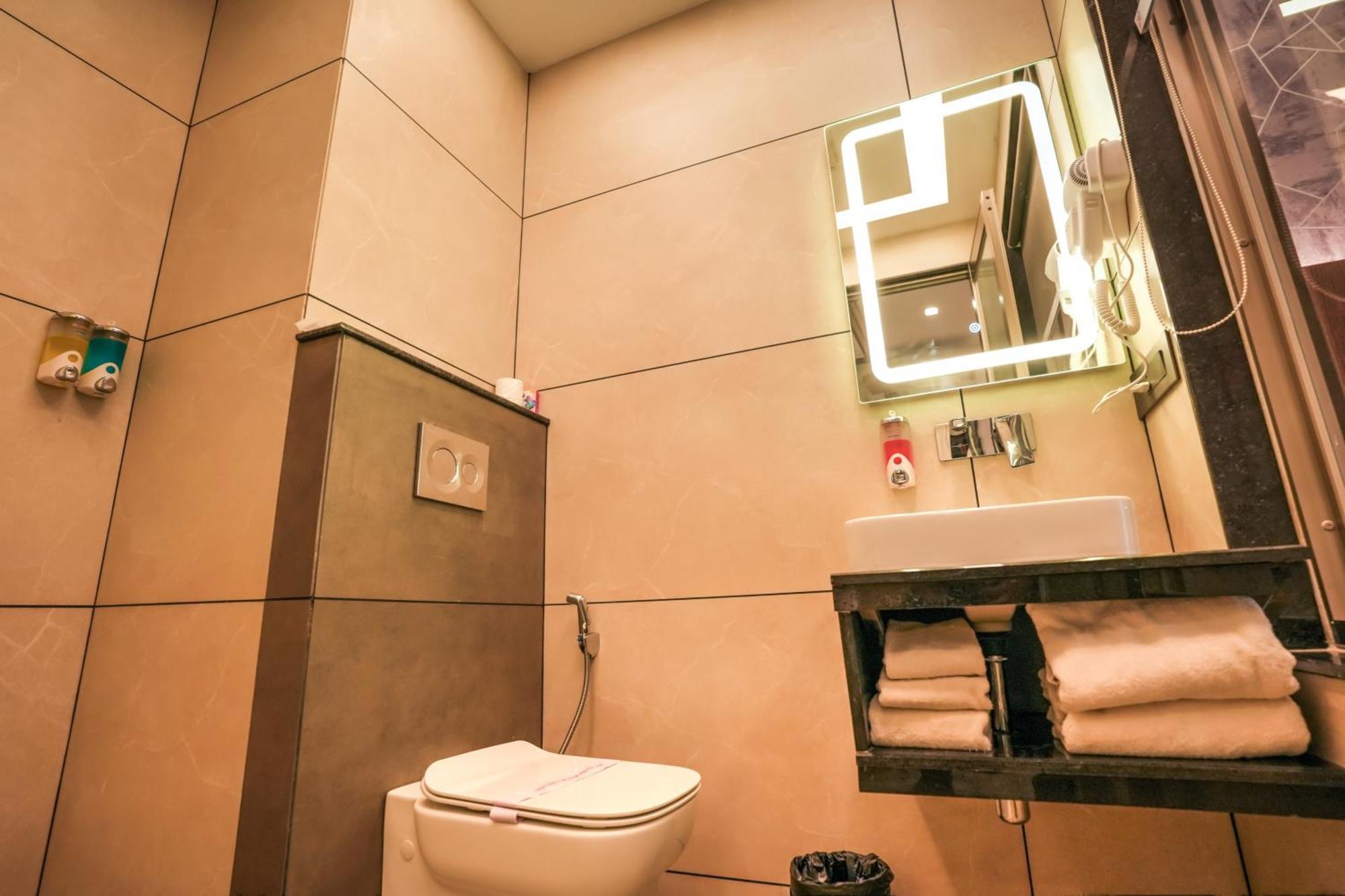 Rj Hotel - Managed By Atithi House Greater Noida Esterno foto