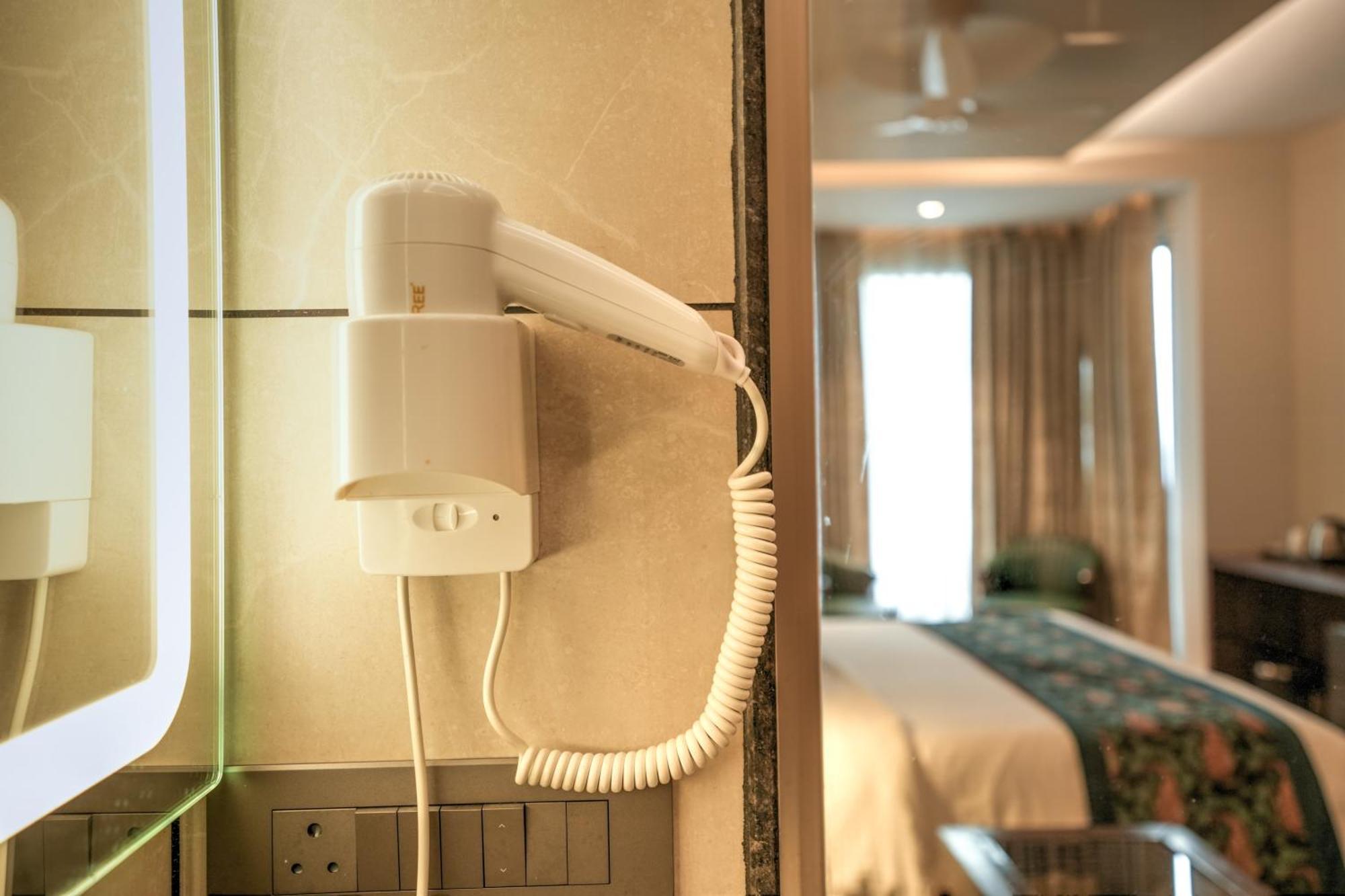 Rj Hotel - Managed By Atithi House Greater Noida Esterno foto