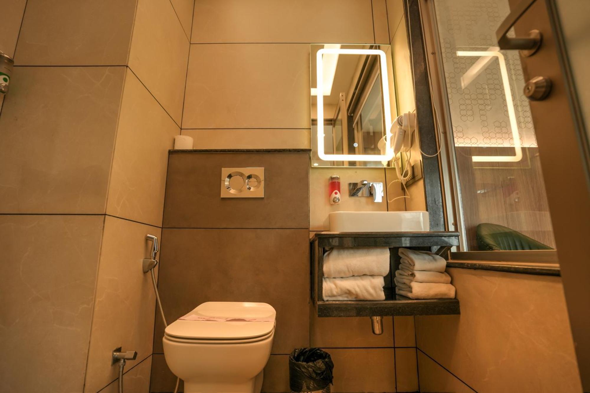 Rj Hotel - Managed By Atithi House Greater Noida Esterno foto