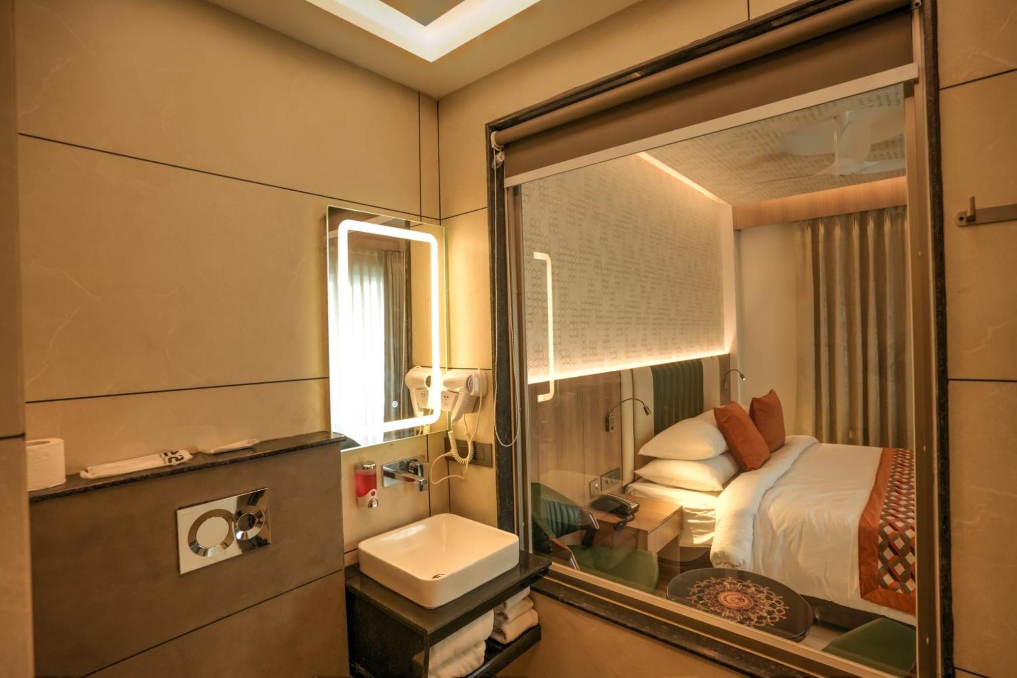 Rj Hotel - Managed By Atithi House Greater Noida Esterno foto