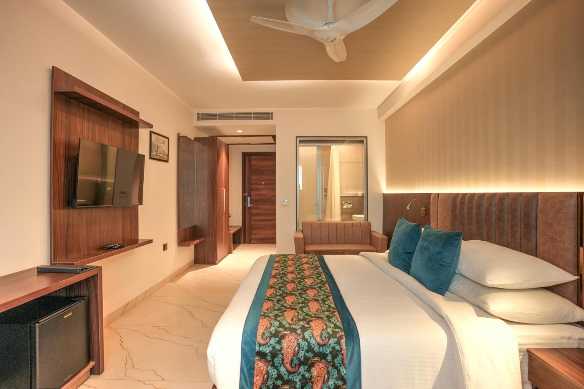 Rj Hotel - Managed By Atithi House Greater Noida Esterno foto
