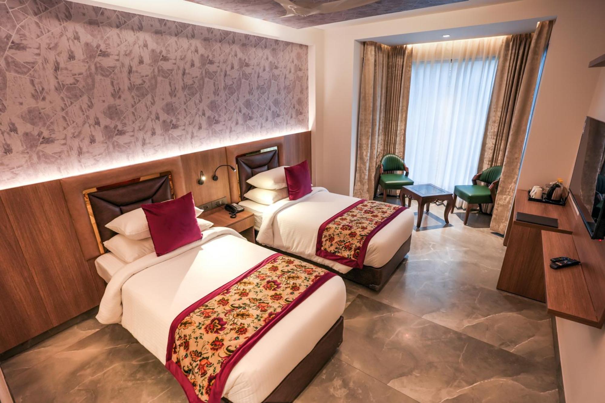 Rj Hotel - Managed By Atithi House Greater Noida Esterno foto