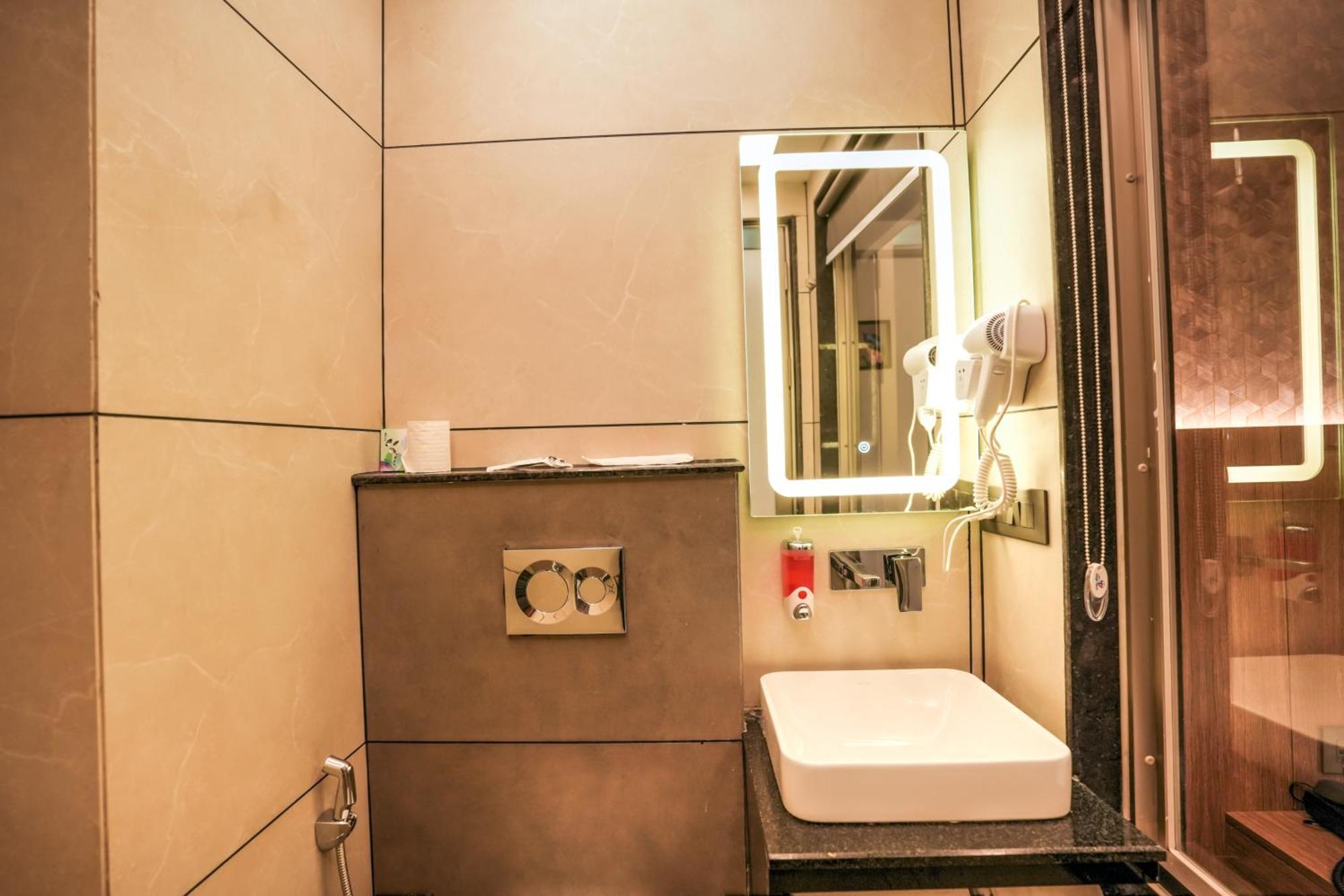 Rj Hotel - Managed By Atithi House Greater Noida Esterno foto