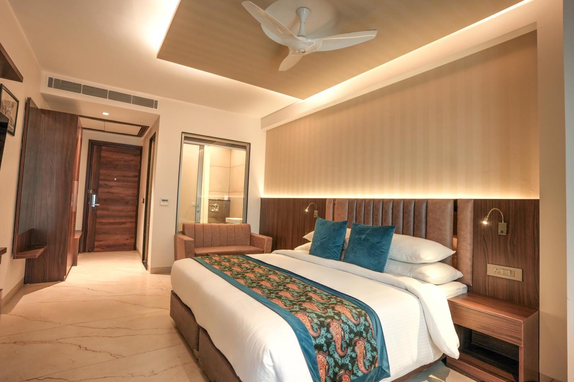 Rj Hotel - Managed By Atithi House Greater Noida Esterno foto