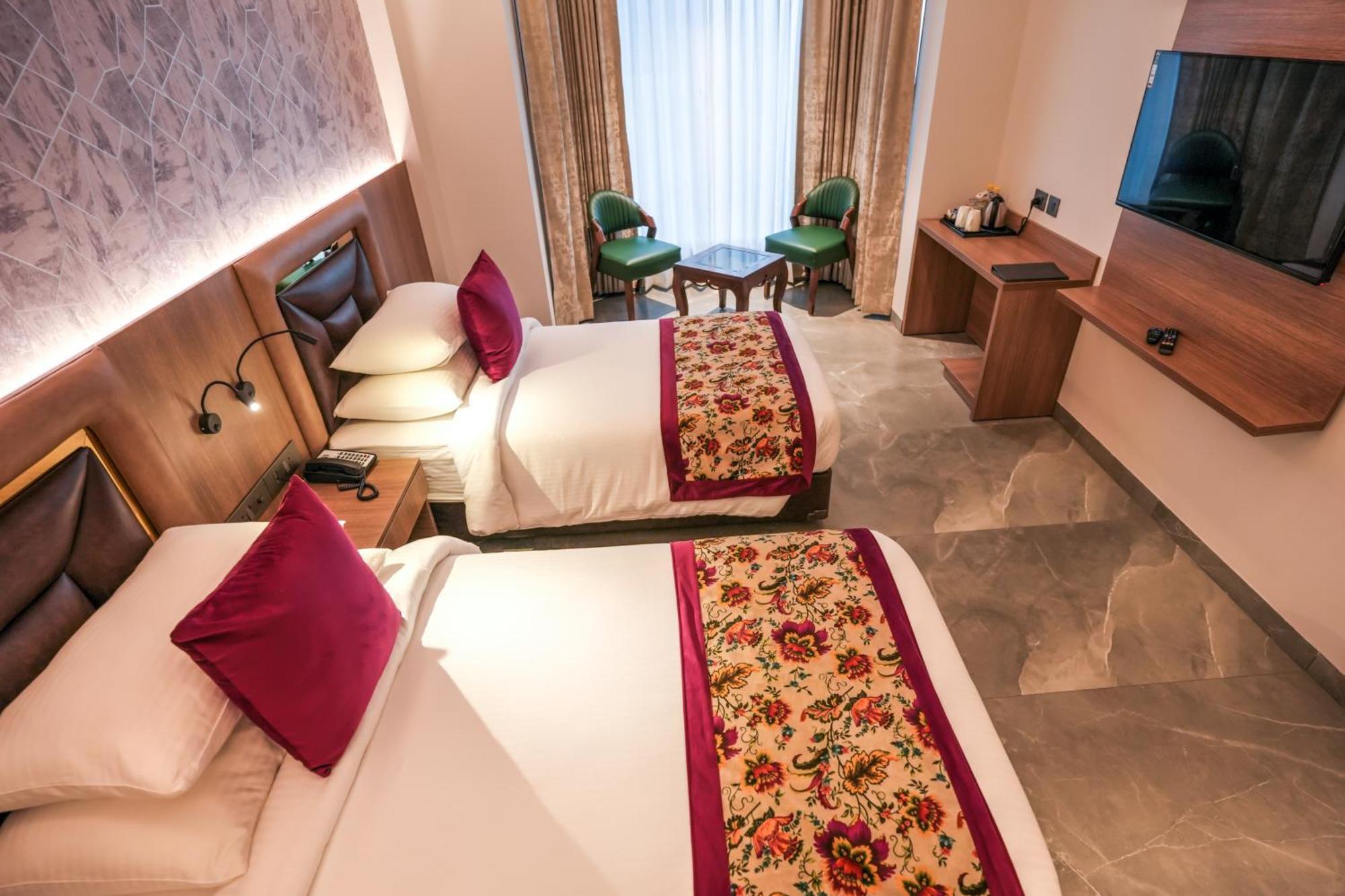 Rj Hotel - Managed By Atithi House Greater Noida Esterno foto