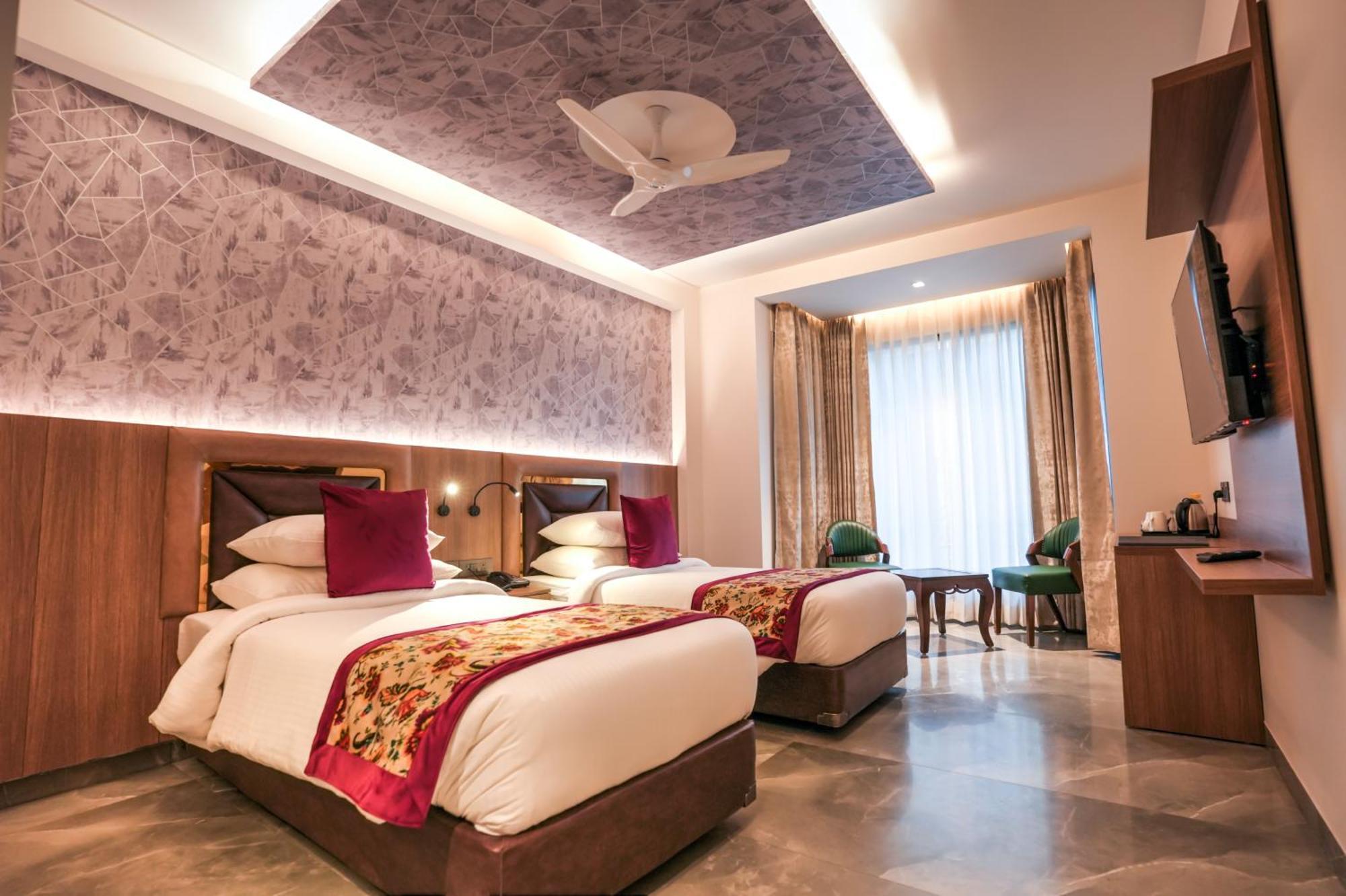 Rj Hotel - Managed By Atithi House Greater Noida Esterno foto