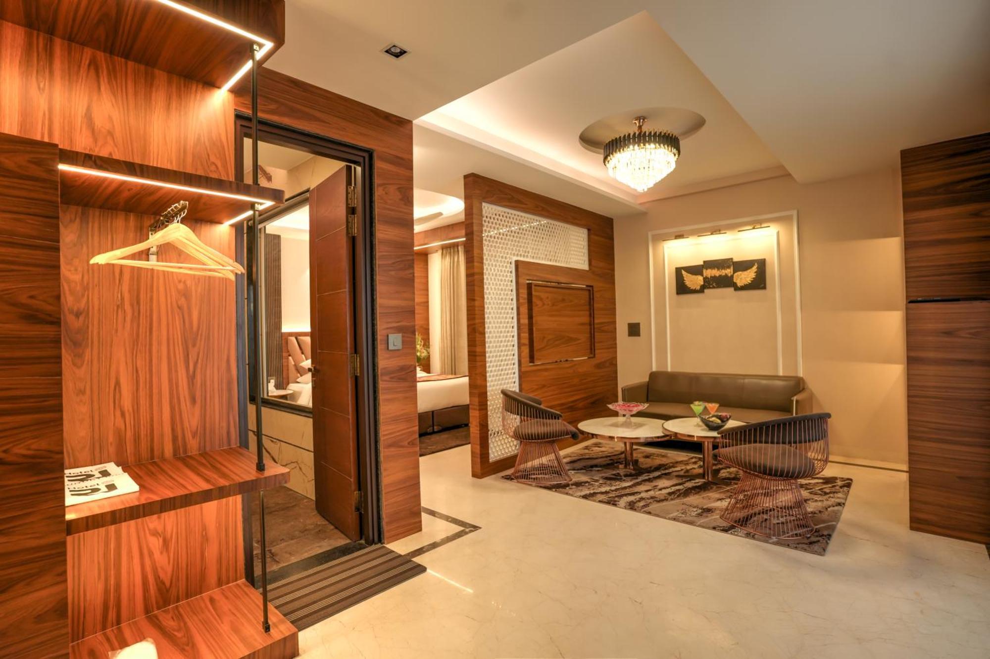 Rj Hotel - Managed By Atithi House Greater Noida Esterno foto