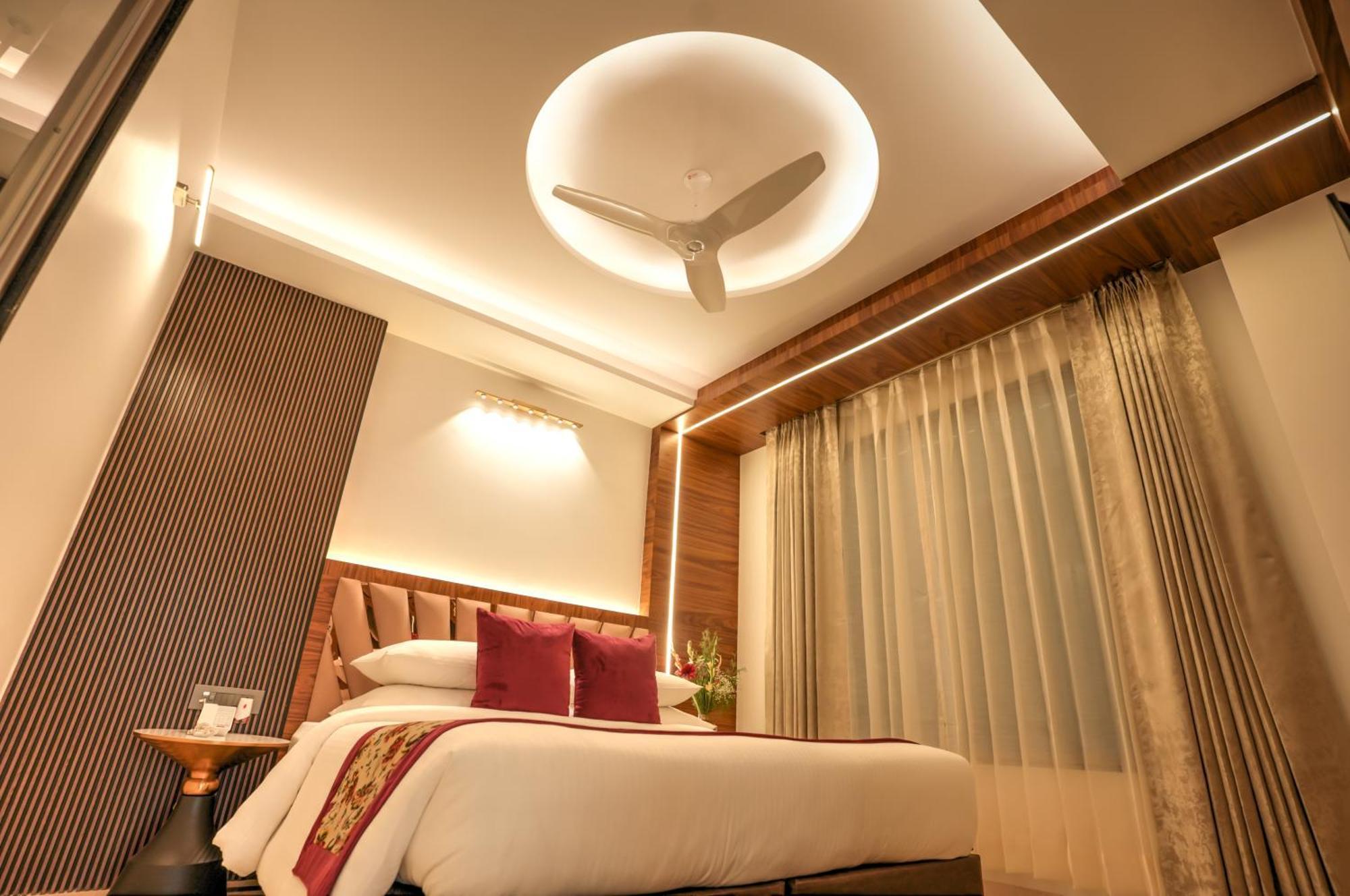 Rj Hotel - Managed By Atithi House Greater Noida Esterno foto