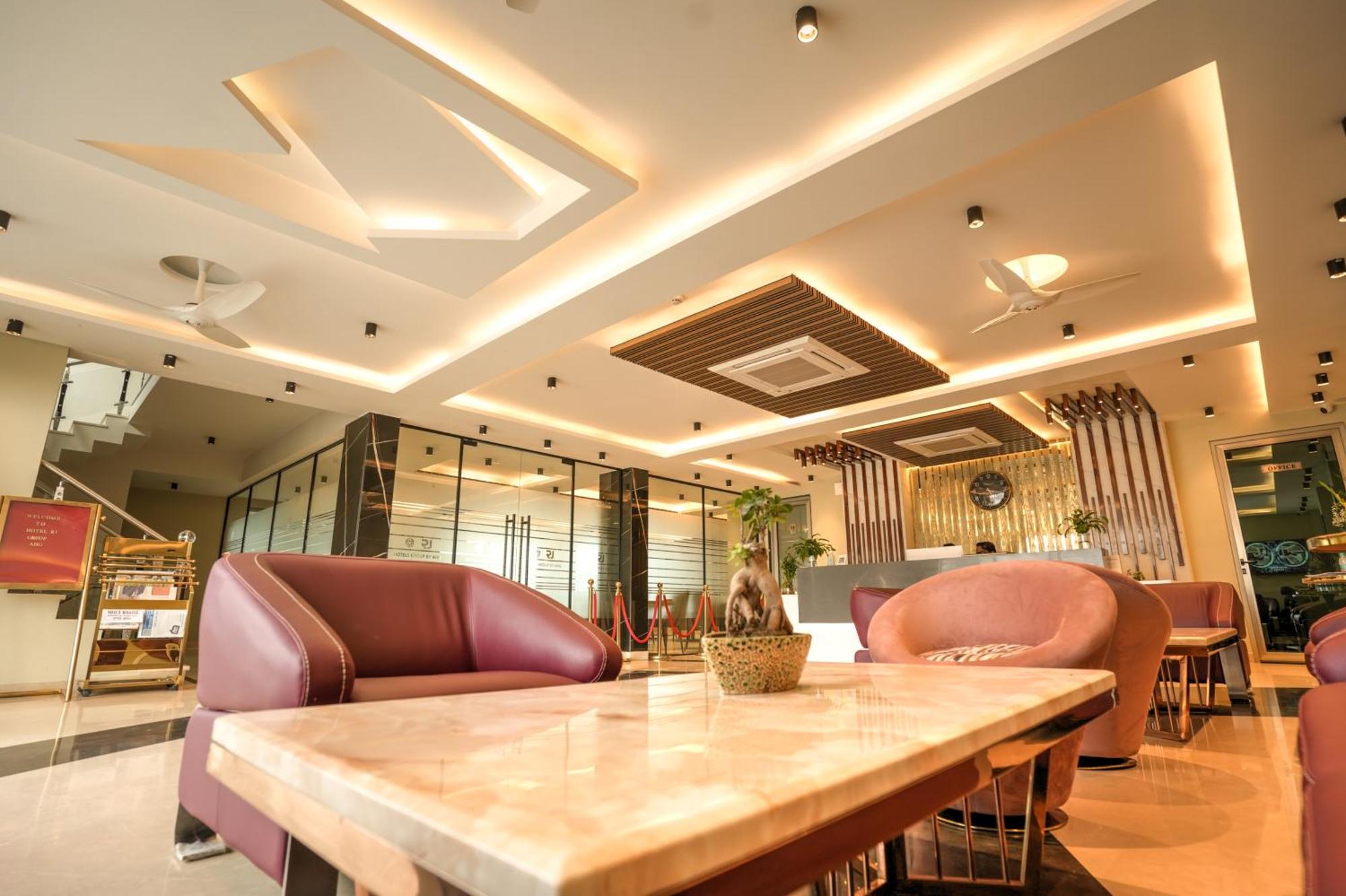Rj Hotel - Managed By Atithi House Greater Noida Esterno foto